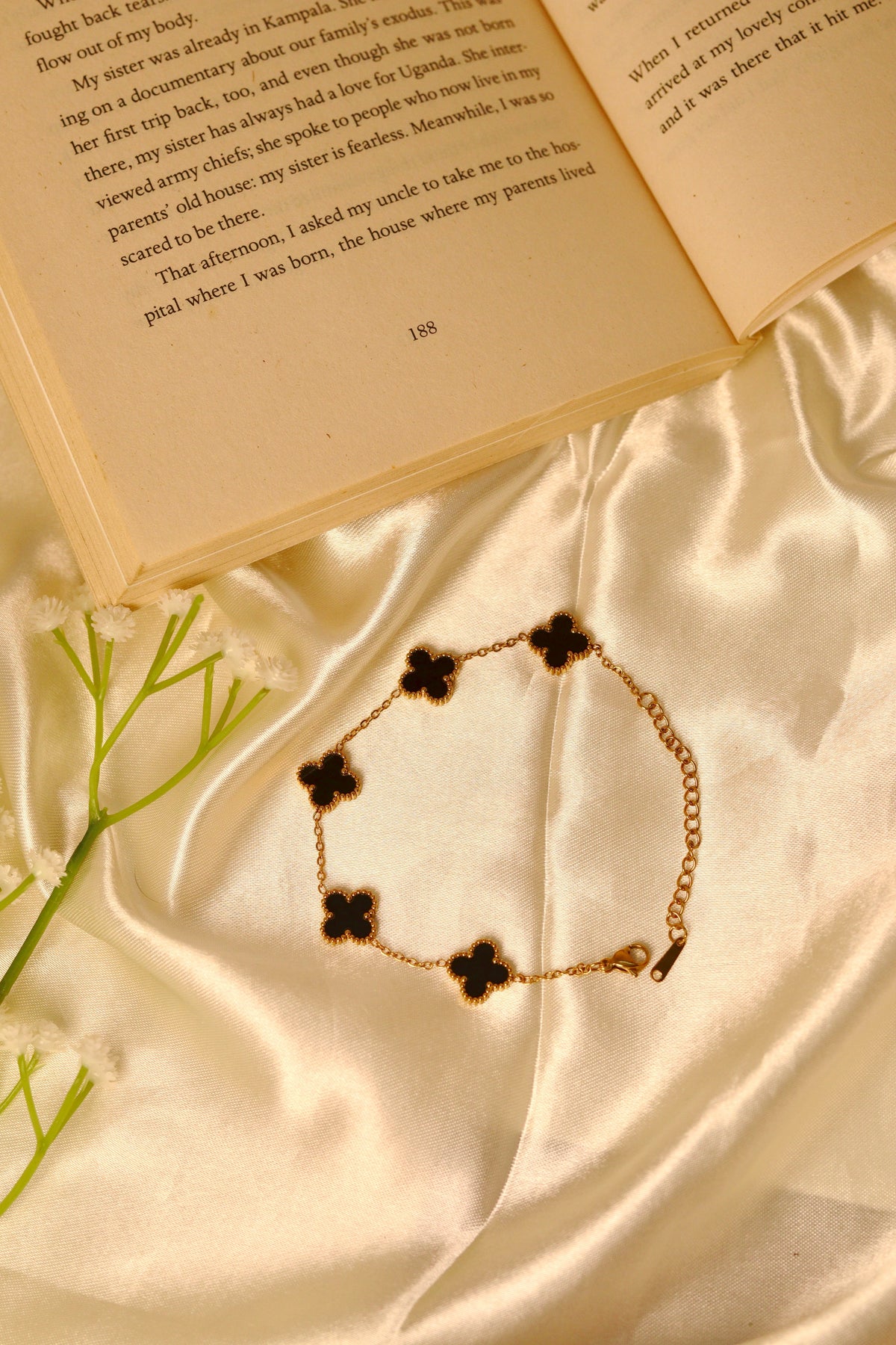 Black Clover bracelet 5 leaf clover
